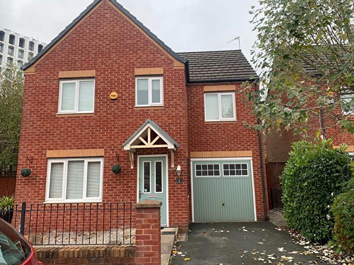 4 Bedroom Detached House To Rent In Hexagon Close, Manchester, M9