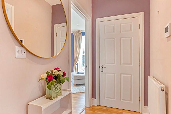 1 Bedroom Property To Rent In Hilda Road, Southall, UB2