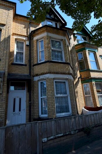 4 Bedroom Terraced House To Rent In Lansdowne Road, Bridlington, Yorkshire, YO15