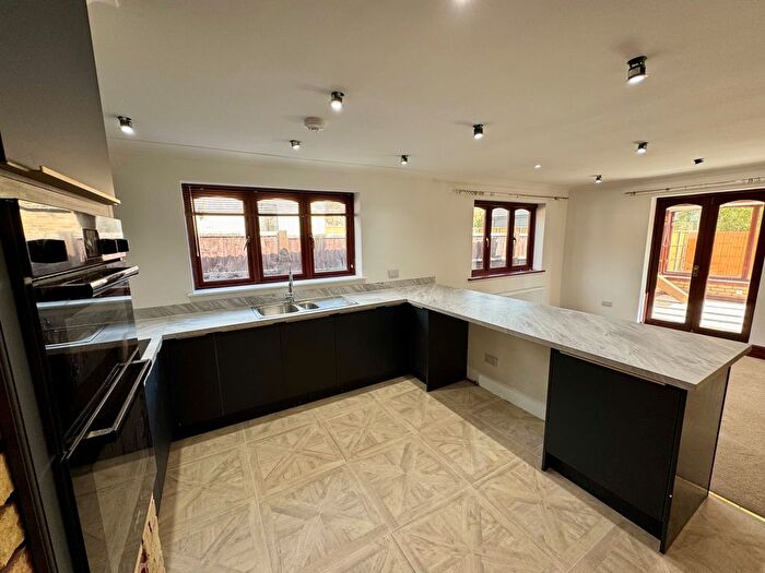 3 Bedroom Detached Bungalow To Rent In The Avenue, Brookville, IP26