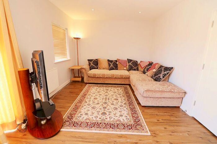 Terraced House To Rent In Patrick Crescent, Dagenham, RM8