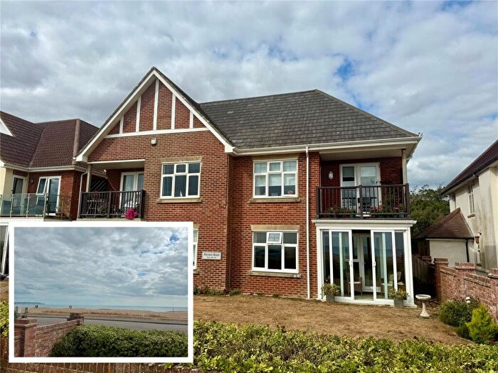 2 Bedroom Apartment For Sale In Mariners Reach, Barton On Sea, Hampshire, BH25