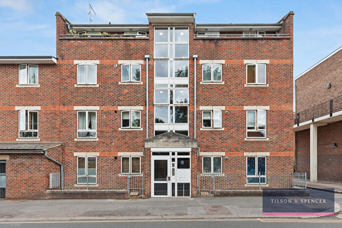 2 Bedroom Apartment For Sale In Church Road, London, N17