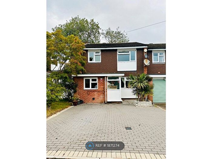 4 Bedroom Terraced House To Rent In Little Chalfont, Amersham, HP7