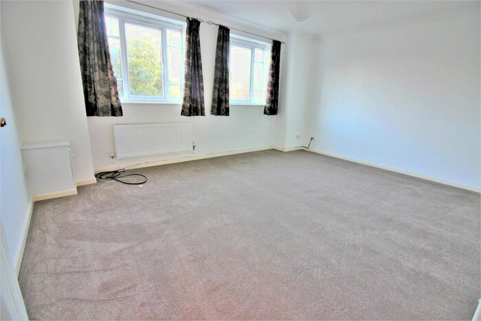 2 Bedroom Flat To Rent In Queens Road, Southport, PR9