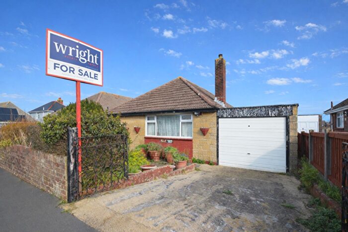 2 Bedroom Detached Bungalow For Sale In Modernisation Required * Lake, PO36