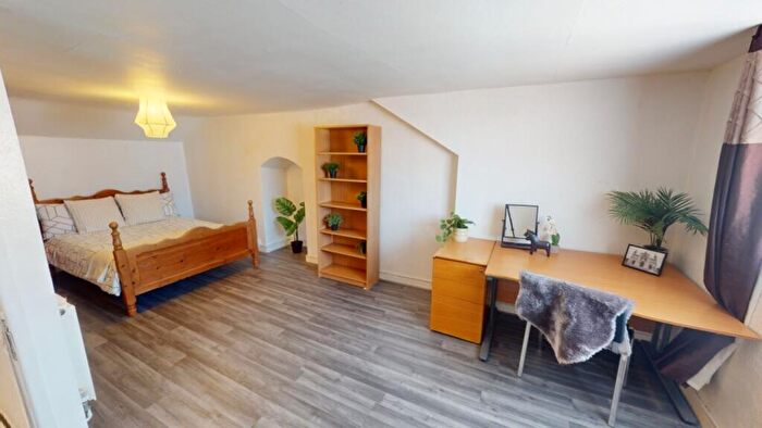 4 Bedroom House To Rent In Cromwell Street, Nottingham, NG7