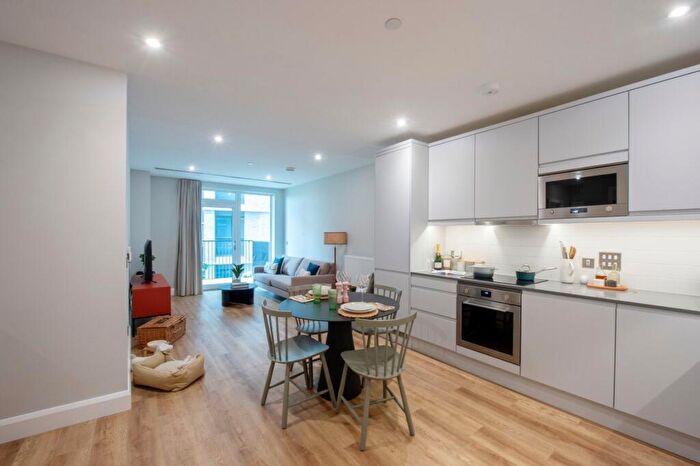 1 Bedroom Flat To Rent In The Lark, Moat Street, SW11