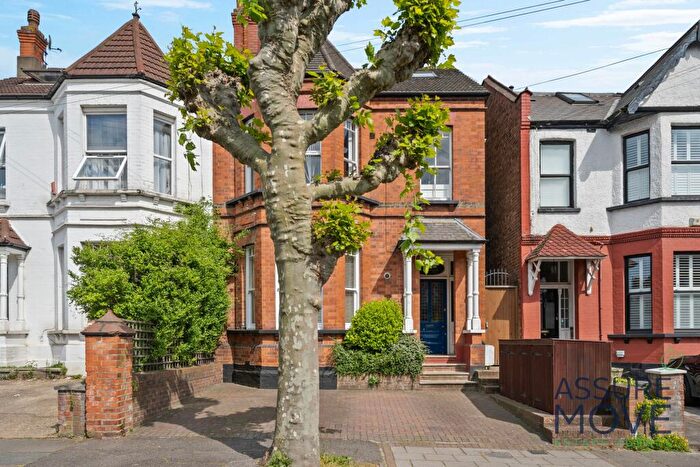 2 Bedroom Flat For Sale In Mount Road, London, NW4