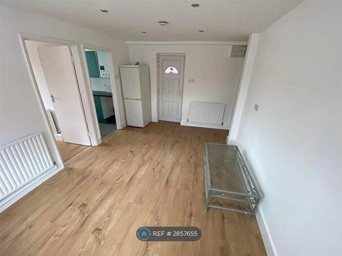 1 Bedroom Flat To Rent In Kingsley Road, Hounslow, TW3