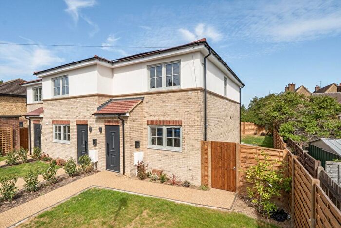 3 Bedroom End Of Terrace House For Sale In Hainault Street, London, Greater London, SE9