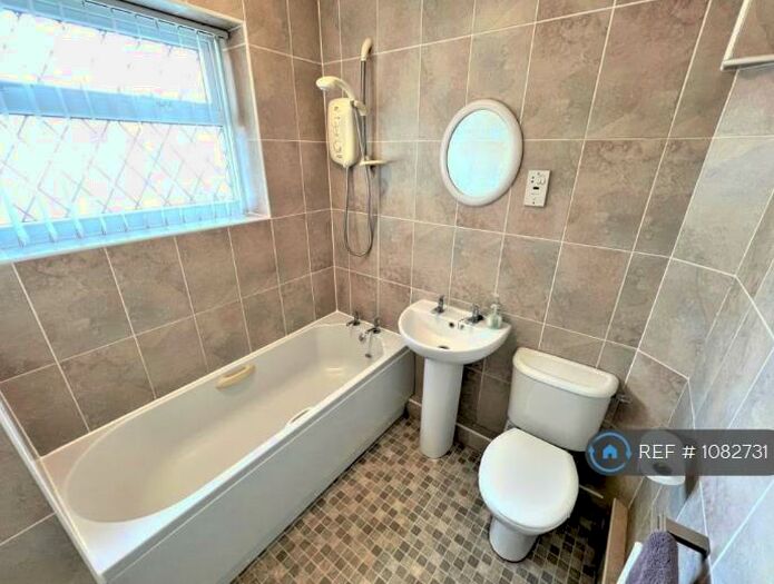 3 Bedroom Bungalow To Rent In Kennedy Walk, Werrington, Stoke-On-Trent, ST9