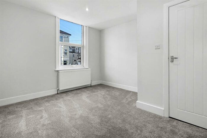 1 Bedroom Flat For Sale In Langney Road, Eastbourne, BN21