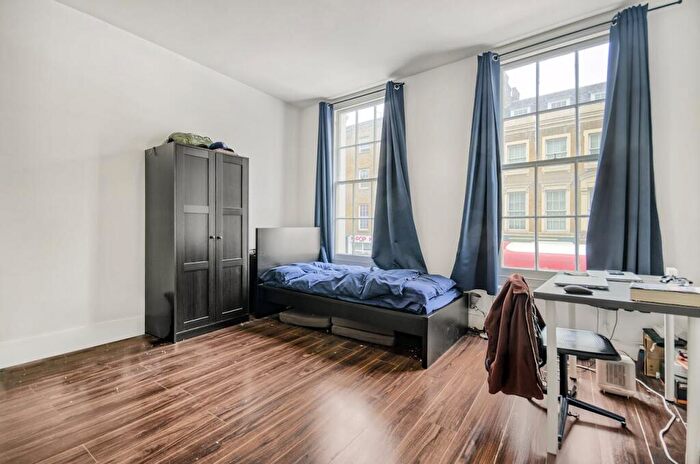 Flat To Rent In Caledonian Road, London, N1