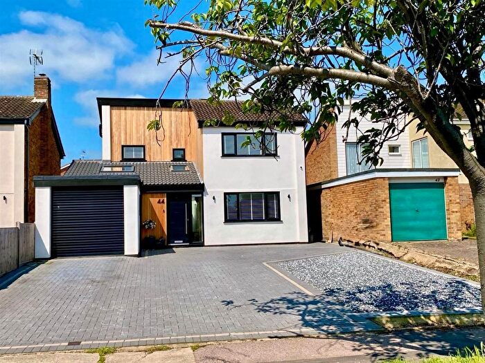 4 Bedroom Detached House For Sale In Broadwaters Road, Oulton Broad, Lowestoft, Suffolk, NR33