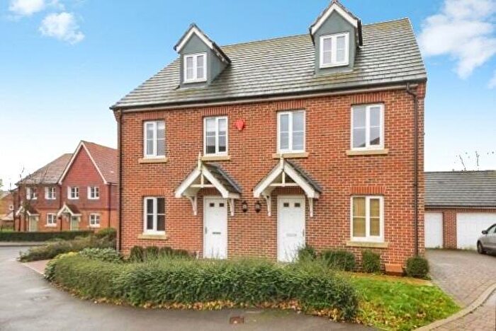 3 Bedroom Semi-Detached House To Rent In Bullfinch Rise, Bracknell, RG12