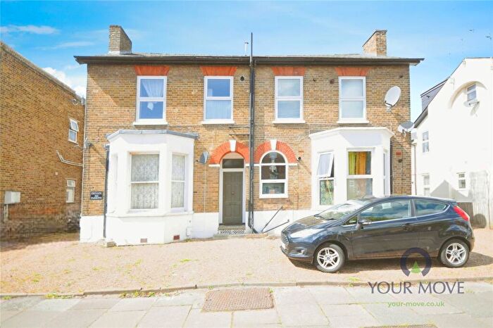 1 Bedroom Flat For Sale In Palace Grove, Bromley, BR1