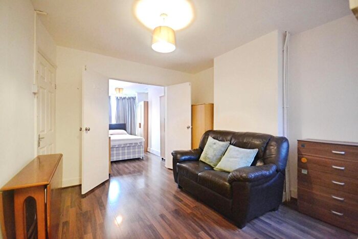 1 Bedroom Flat To Rent In Surrey Road, Reading, Berkshire, RG2