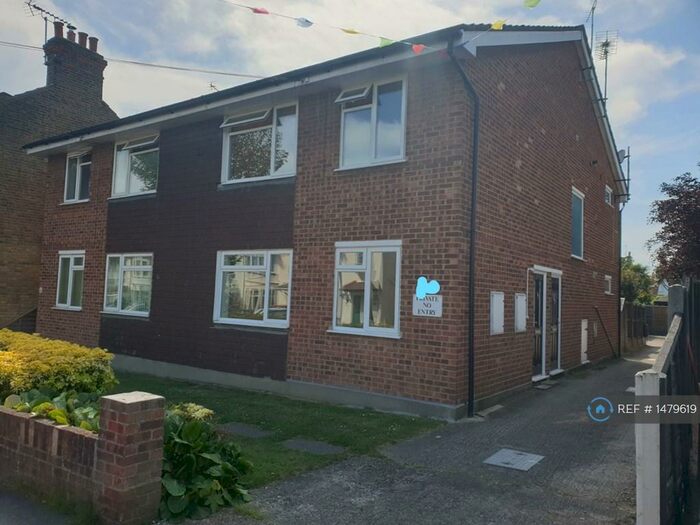 2 Bedroom Flat To Rent In Southsea Avenue, Leigh-On-Sea, SS9