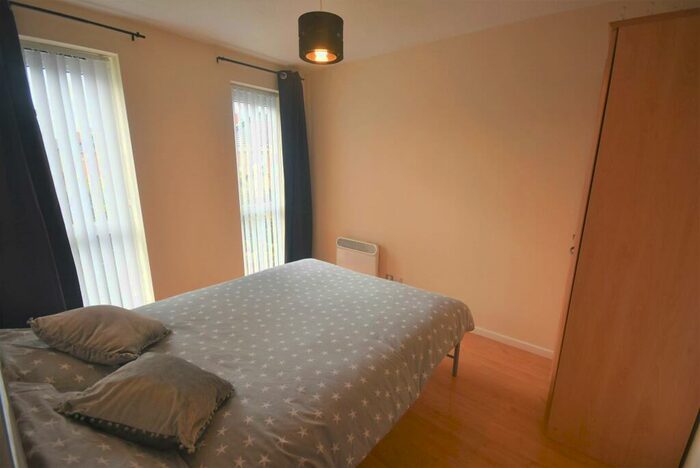 3 Bedroom Flat To Rent In Stretford Rd, Hulme, Manchester, M15