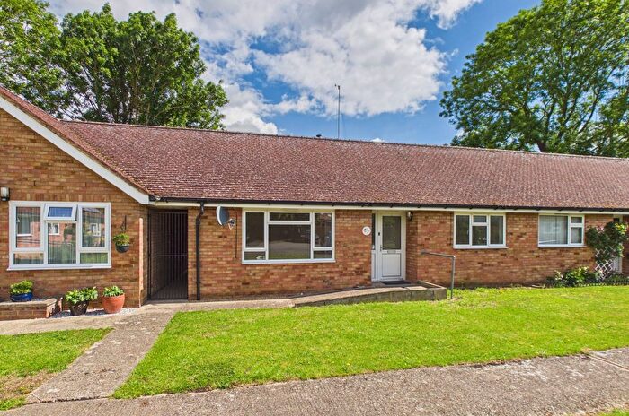 2 Bedroom Terraced Bungalow For Sale In Queens Close, Harston, CB22