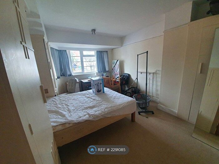6 Bedroom End Of Terrace House To Rent In Donnington Grove, Southampton, SO17