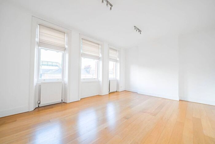 4 Bedroom Flat To Rent In Wynnstay Gardens, High Street Kensington, London, W8