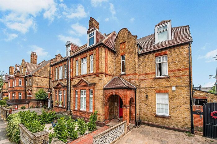 1 Bedroom Flat For Sale In Newburgh Road, London, W3
