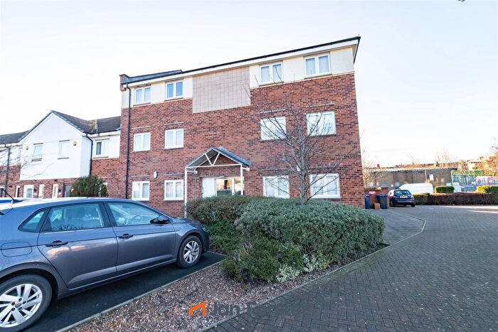 2 Bedroom Flat For Sale In Bittern Close, Gateshead, NE11