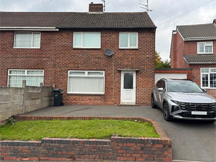 3 Bedroom Semi-Detached House To Rent In Uplands Close, Dudley, West Midlands, DY2