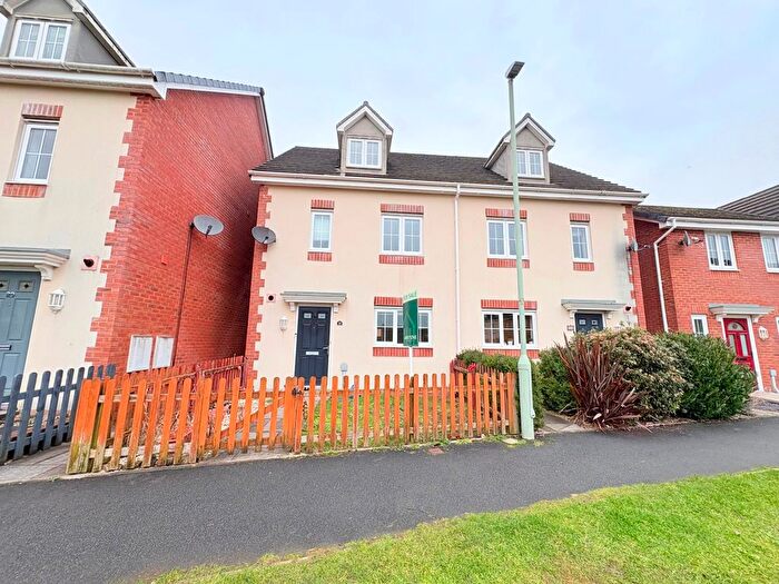 4 Bedroom Semi-detached House For Sale In Heol Bryncethin, Sarn, Bridgend, CF32