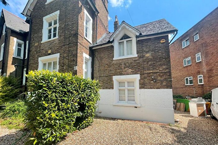 2 Bedroom Cottage To Rent In Upton Park, Slough, SL1