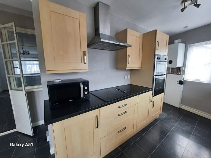 3 Bedroom Terraced House To Rent In Elms Farm Road, Hornchurch, RM12