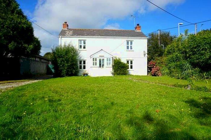 2 Bedroom House To Rent In St Austell, PL25