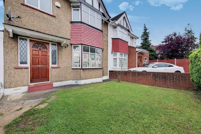 3 Bedroom Semi Detached House To Rent In Twyford Road, Harrow, HA2