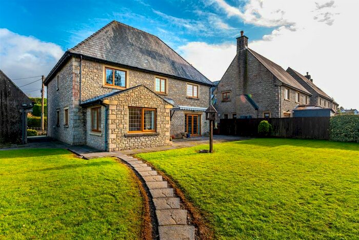 4 Bedroom Detached House For Sale In Y Garreg Lwyd, Pontarddulais, Swansea, SA4