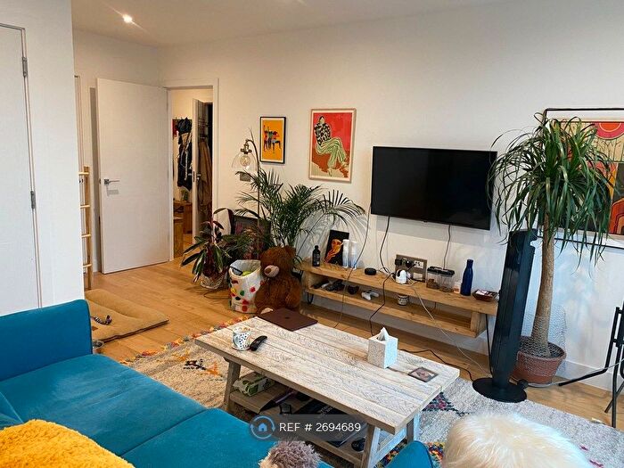 1 Bedroom Flat To Rent In Wild Flower Gardens, London, E3