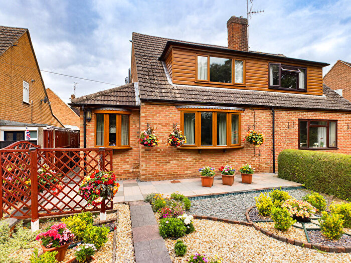 3 Bedroom Semi-Detached House For Sale In Coton Road, Walton-on-Trent, DE12