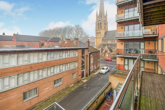 2 Bedroom Flat To Rent In St. Swithins Square, Lincoln, LN2