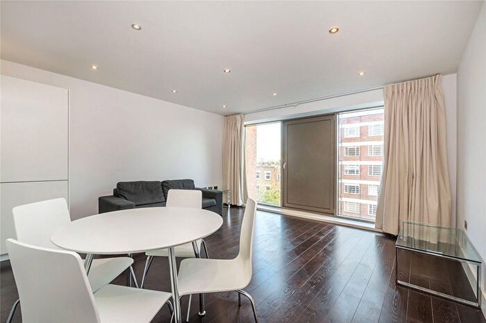 1 Bedroom Flat To Rent In Regent Canalside, Camden Road, NW1