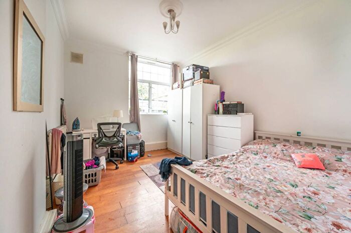 2 Bedroom Flat For Sale In Upton Heights, Forest Gate, London, E7