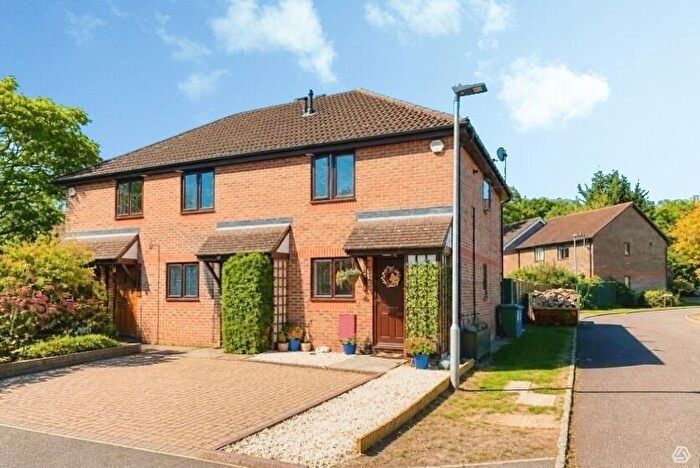 2 Bedroom End Of Terrace House For Sale In Barley Mead, Warfield, Bracknell, Berkshire, RG42