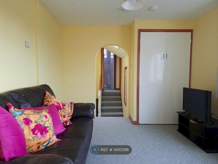 1 Bedroom Flat To Rent In Victoria Buildings, Bath, BA2
