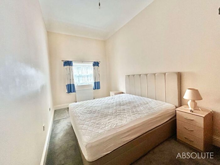 2 Bedroom Flat To Rent In Babbacombe Road, The Hollies, TQ1