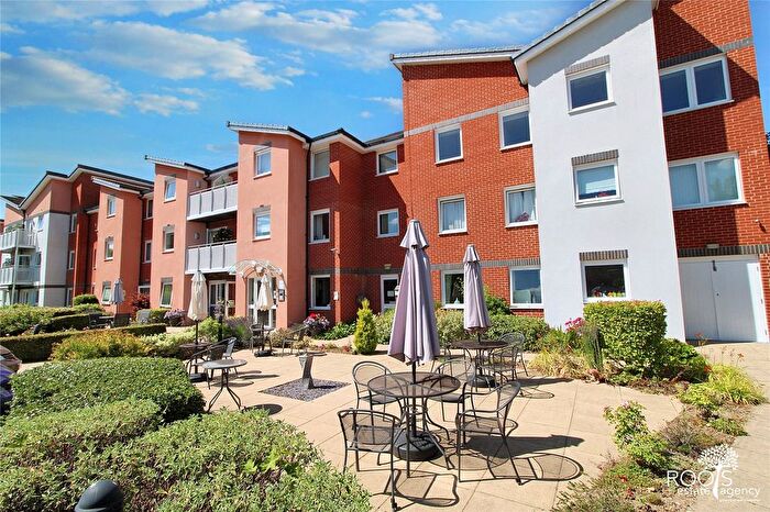 1 Bedroom Flat For Sale In Benedict Court, Newbury, Berkshire, RG14