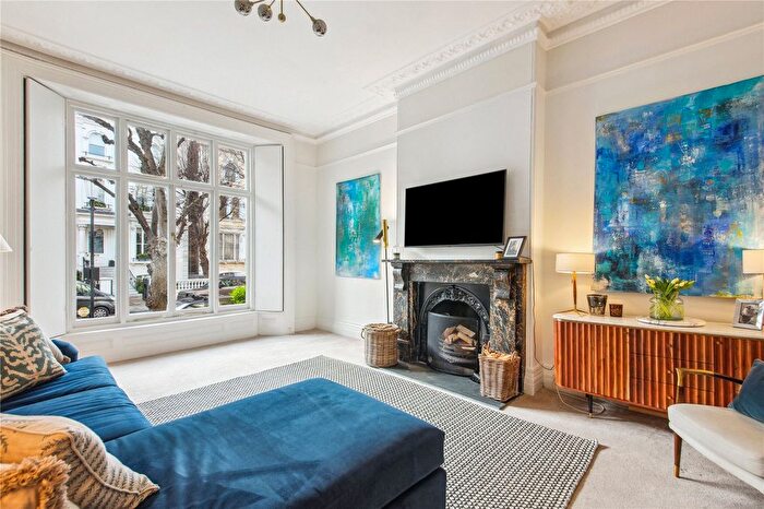 1 Bedroom Flat To Rent In Pembridge Crescent, Notting Hill, London, W11