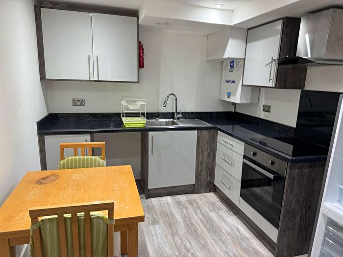 1 Bedroom Flat To Rent In High Street, Brentwood, CM14