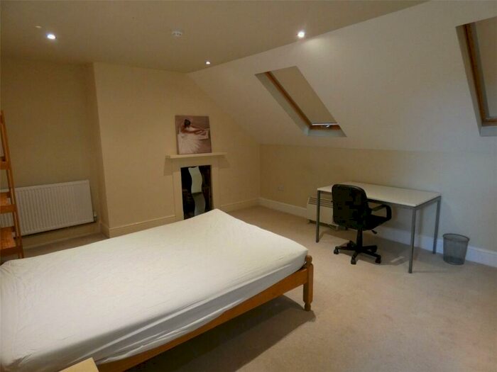 1 Bedroom Terraced House To Rent In Old Tiverton Road, Exeter, Devon, EX4