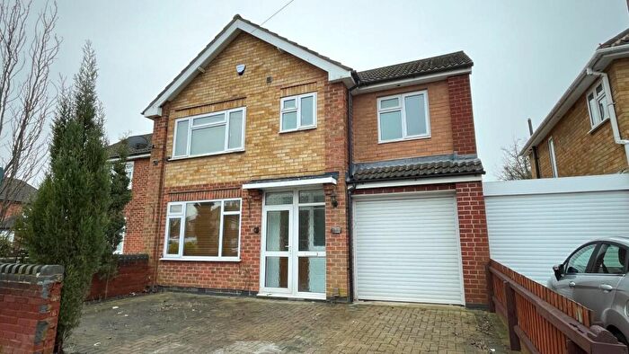 4 Bedroom Semi-Detached House To Rent In Woodcroft Avenue, West Knighton, Leicester, LE2