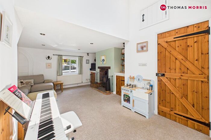 4 Bedroom Semi-Detached House For Sale In Church Lane, Great Paxton, St Neots, Cambridgeshire, PE19